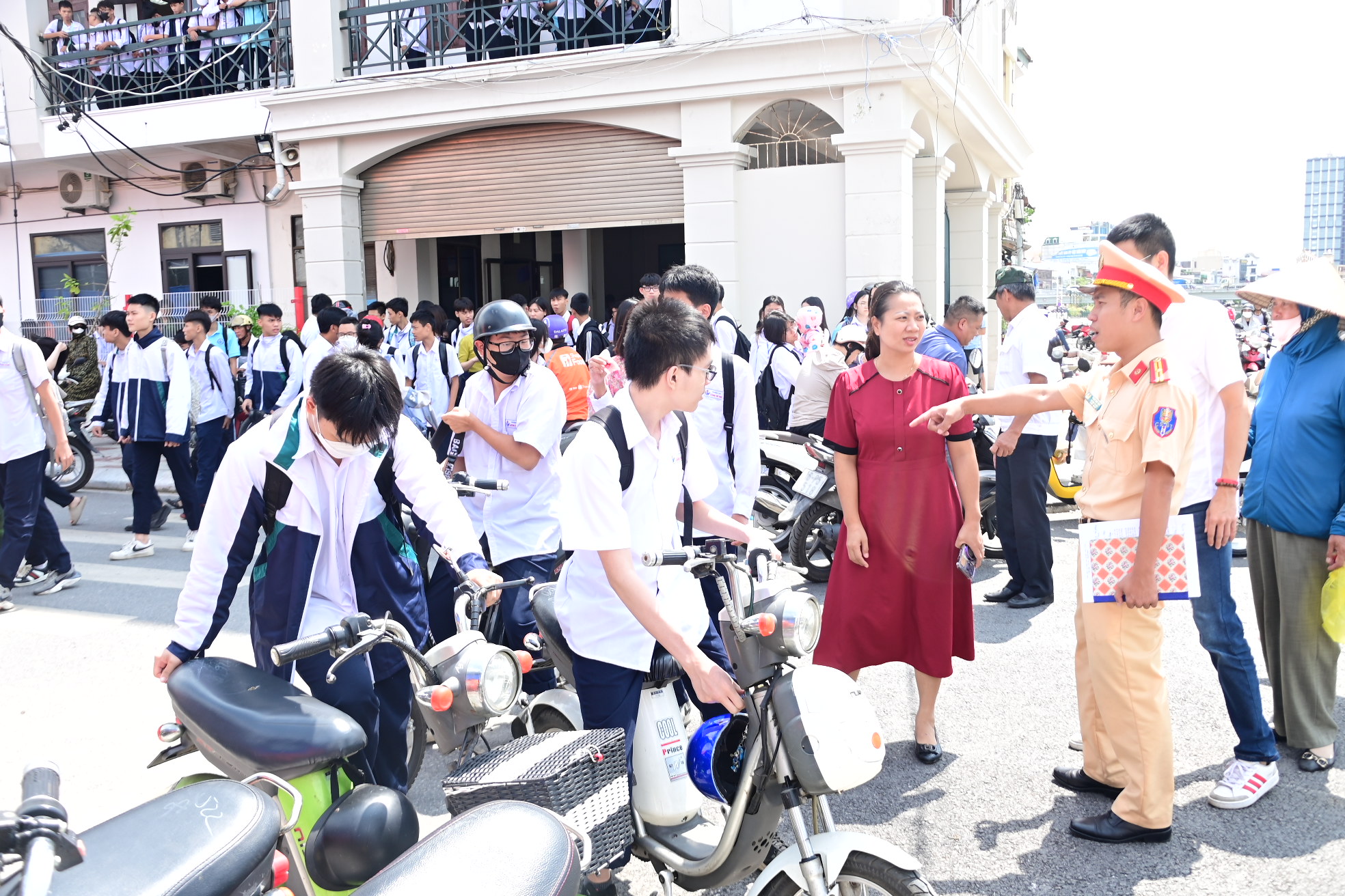 Xử lý hơn 1.900 trường hợp liên quan đến lứa tuổi học sinh vi phạm giao thông trong 15 ngày đầu đợt cao điểm đảm bảo trật tự, an toàn giao thông cho lứa tuổi học sinh